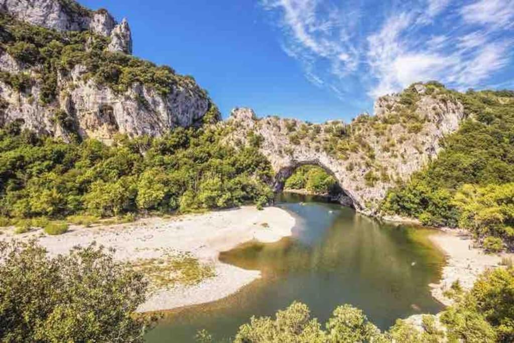 Appartement Neuf Avec Spa Saint-Martin-dʼArdèche Bagian luar foto
