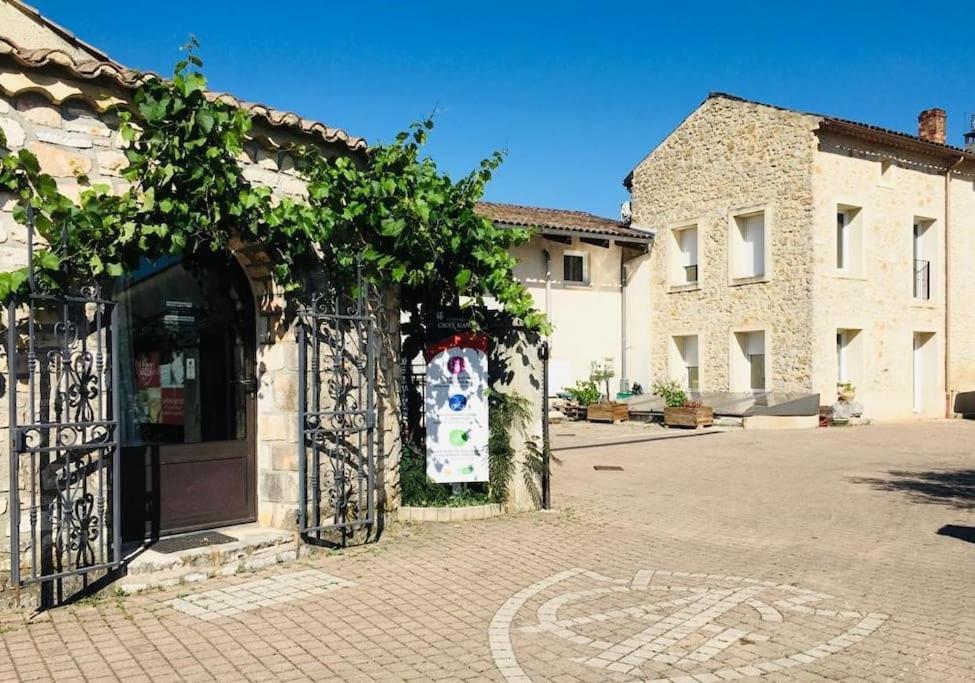 Appartement Neuf Avec Spa Saint-Martin-dʼArdèche Bagian luar foto